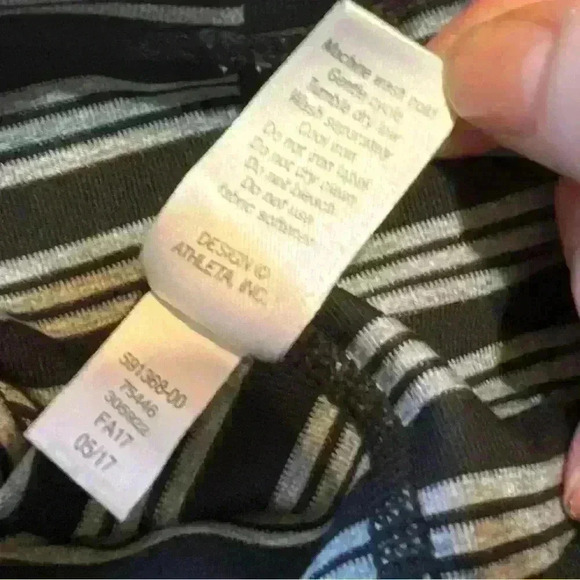 Athleta Chaturanga Striped Capri Body Cropped Leggings S black & gray - Picture 6 of 6